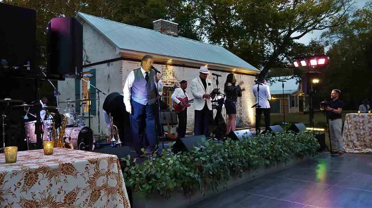 0027171104-madeline-Brad-Hollon-Wedding-