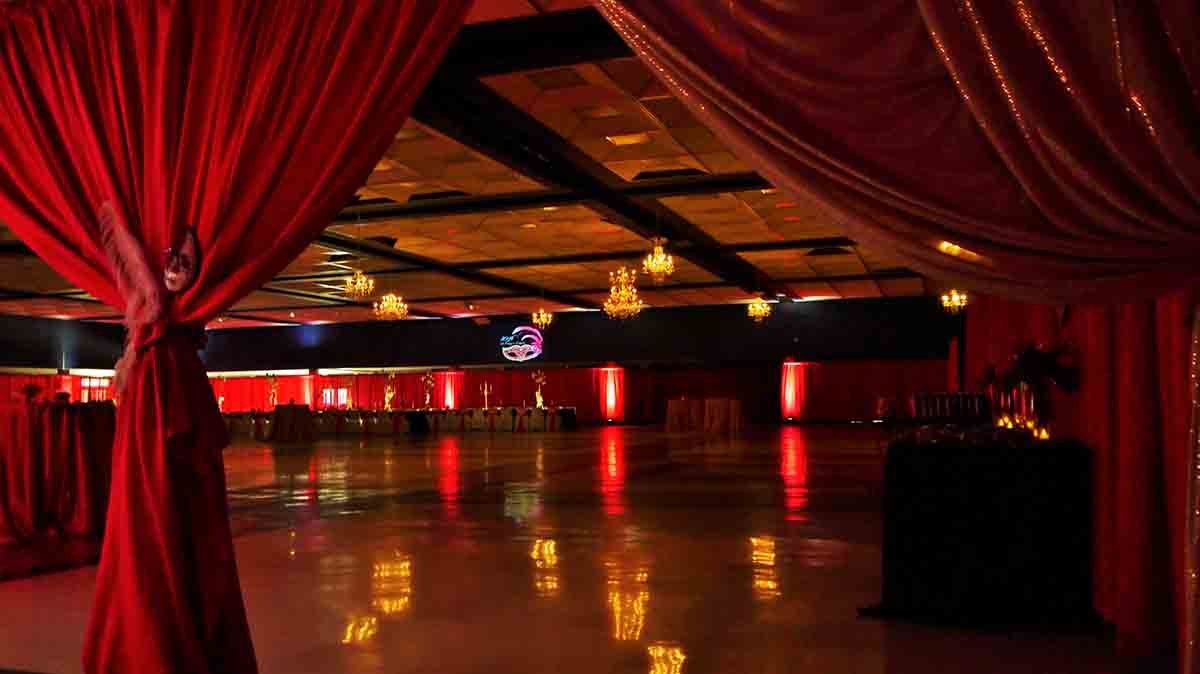 0011-160423-LHS-Prom