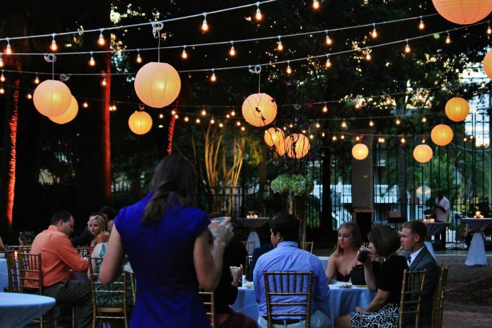 LH cafe paper lanterns outdoor 2